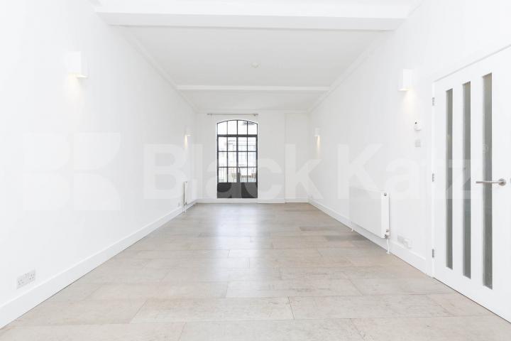 2 bed 2 bath Warehouse conversion locate din the heart of Clerkenwell   Berry Street, Clerkenwell